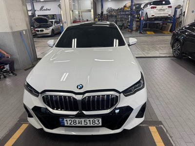 BMW 5 SERIES - 2