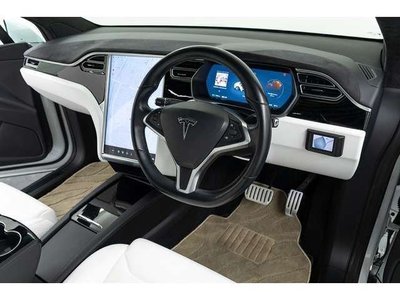 2018 Tesla MODEL X — миниатюра 30