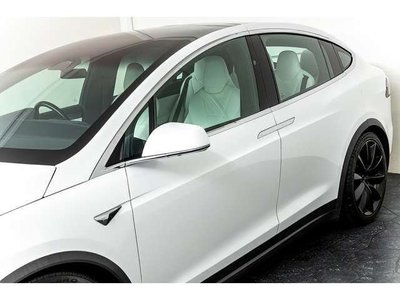 2018 Tesla MODEL X — фото 10