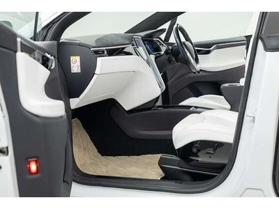 2018 Tesla MODEL X — миниатюра 36
