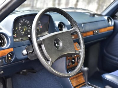 MERCEDES-BENZ MEDIUM-CLASS COUPE - 3