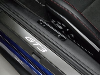2023 Porsche 911 — миниатюра 14