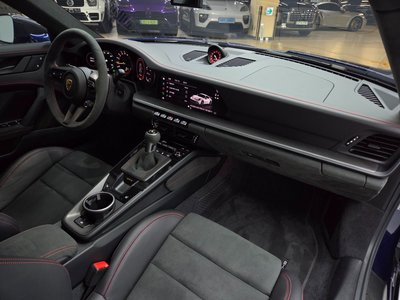 2023 Porsche 911 — миниатюра 15