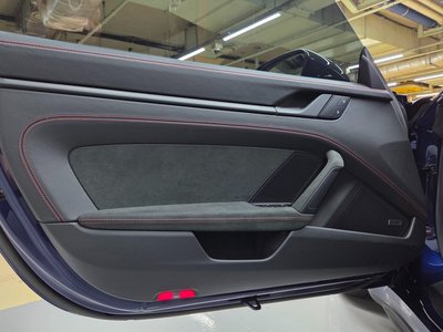 2023 Porsche 911 — миниатюра 16