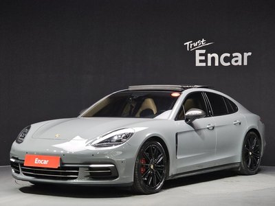 PORSCHE PANAMERA - 1