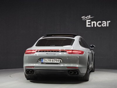 PORSCHE PANAMERA - 4