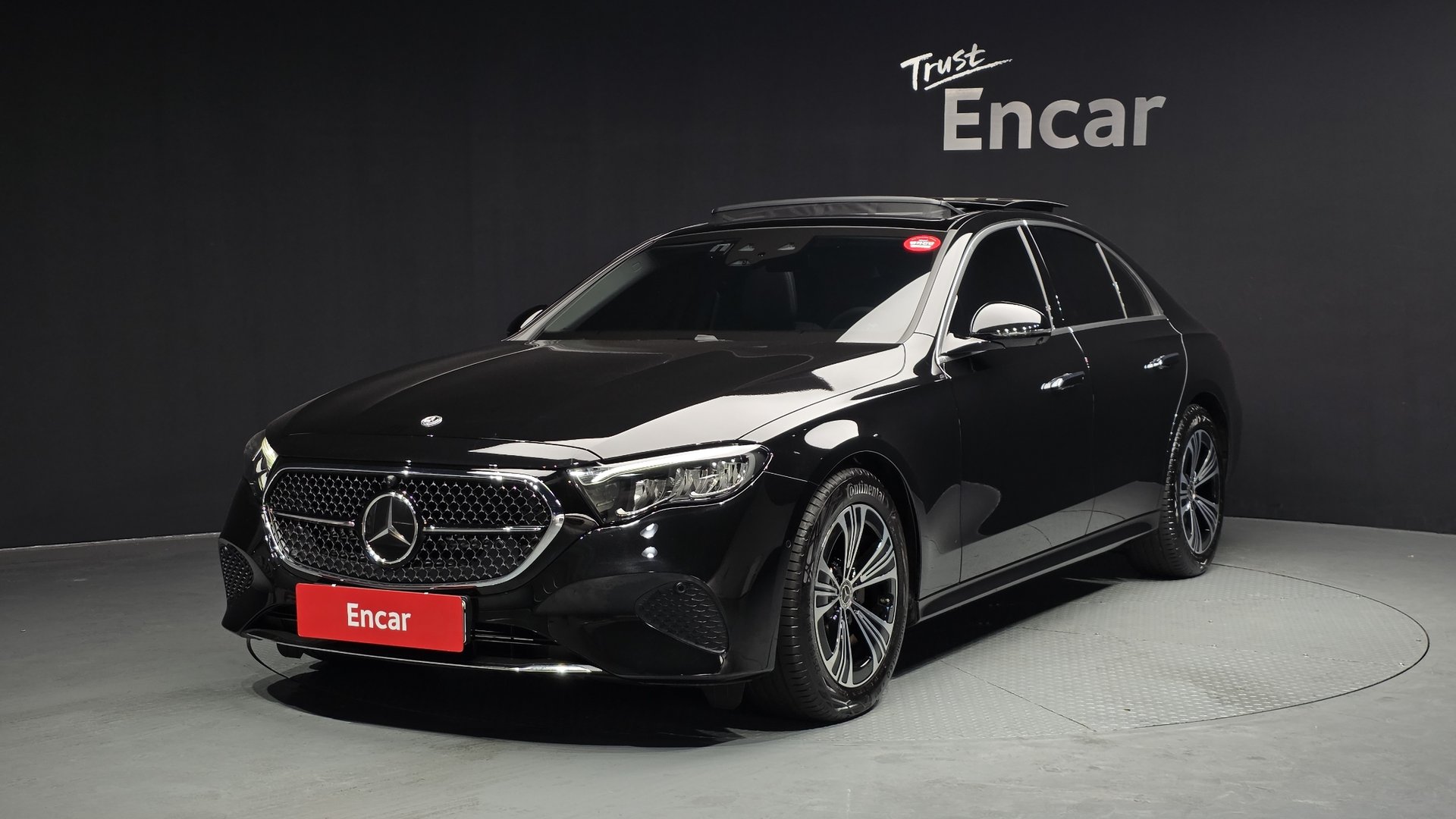 MERCEDES-BENZ E-CLASS - View 1