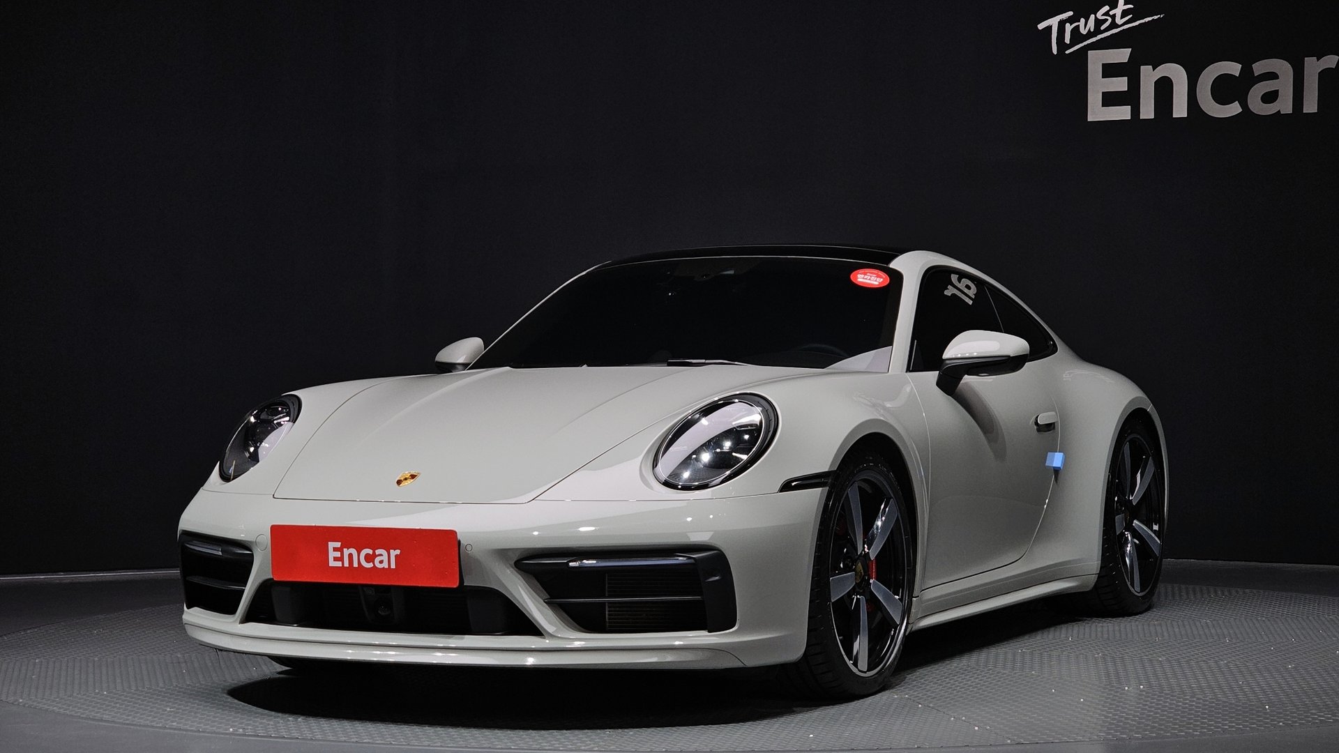 PORSCHE 911 - View 1