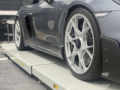 صورة 8 لـ 2024 Porsche 718 SPYDER