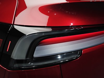 صورة 10 لـ 2025 Tesla MODEL Y