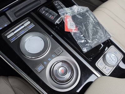 2022 Genesis GV80 photo 9