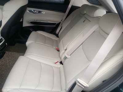 2021 GENESIS GV70 photo 9