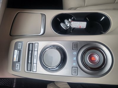 2021 GENESIS GV70 photo 8