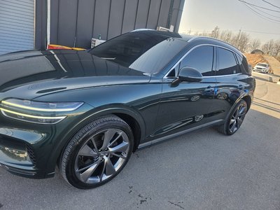 2021 GENESIS GV70 photo 1