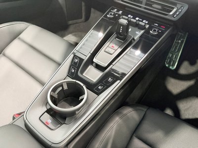 صورة 10 لـ 2021 Porsche 911