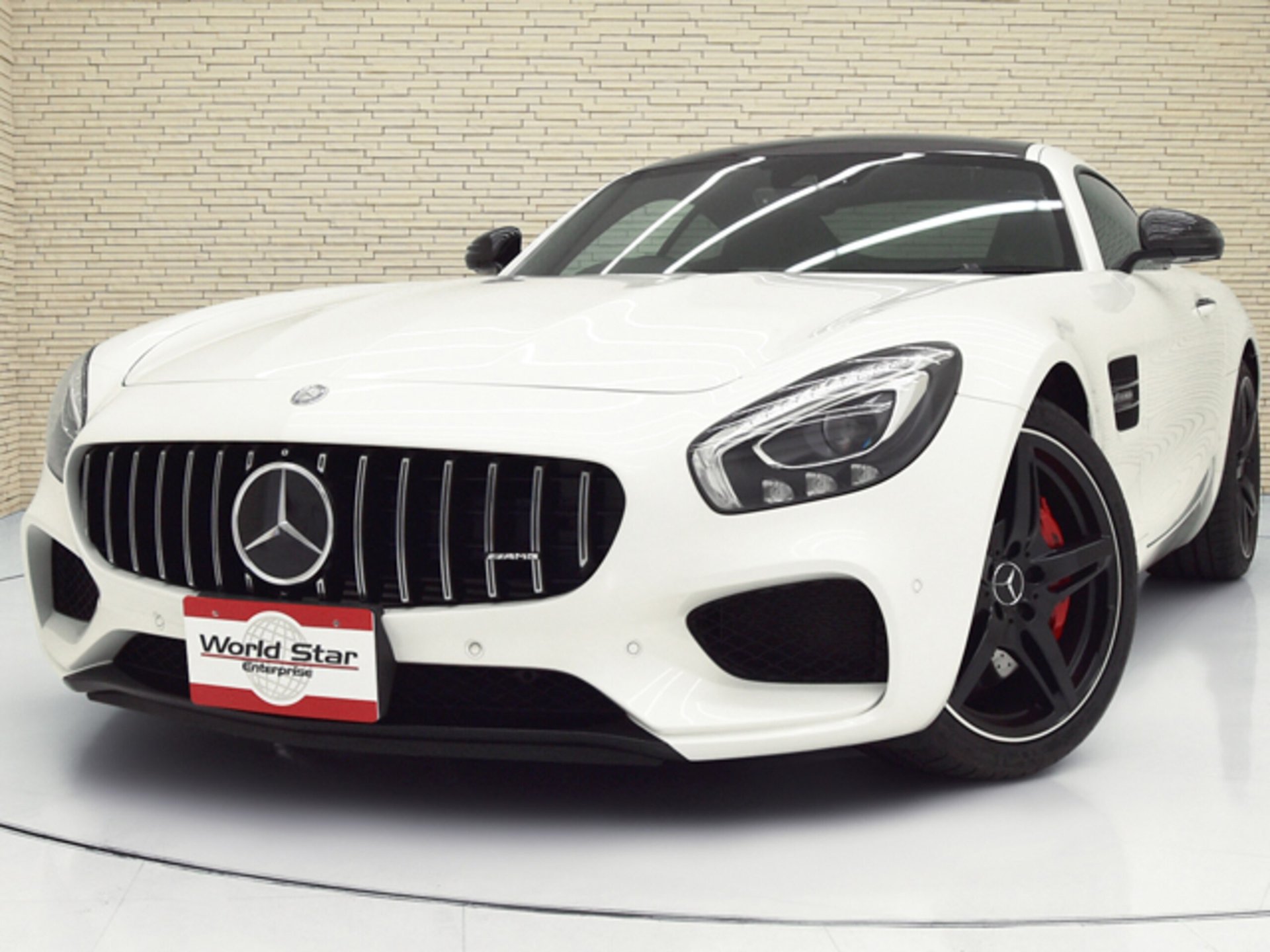 MERCEDES-BENZ GT AMG - View 1