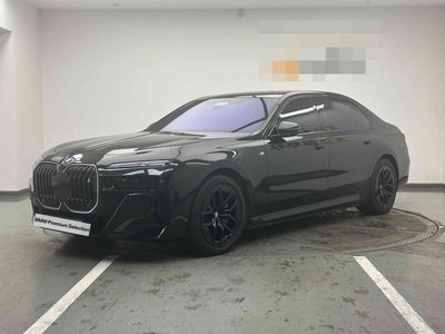 BMW I7 - 1