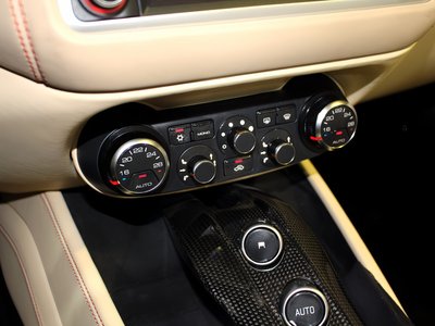 صورة مصغرة 12 لـ 2014 Ferrari CALIFORNIA T