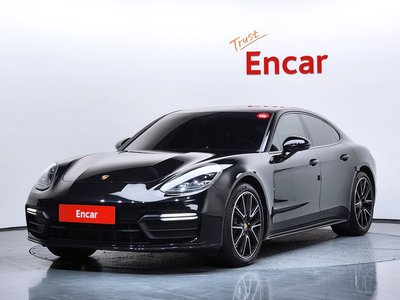 PORSCHE PANAMERA - 1