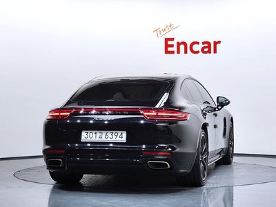 PORSCHE PANAMERA - 3