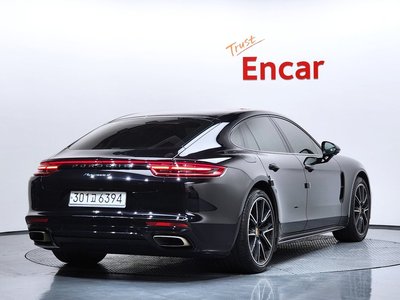PORSCHE PANAMERA - 4