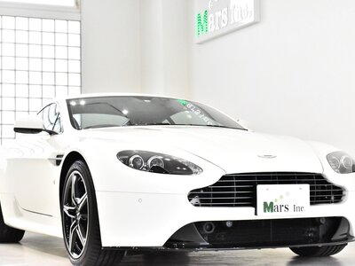 ASTON MARTIN V8