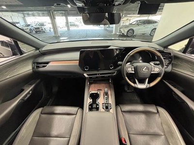 صورة 2 لـ 2023 Lexus RX