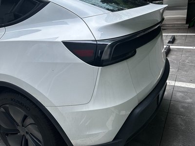 2025 Tesla MODEL Y photo 9