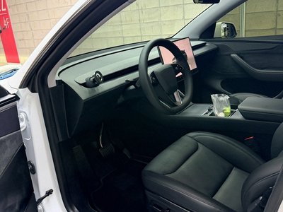 2025 Tesla MODEL Y — миниатюра 13