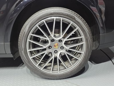 PORSCHE CAYENNE - 8