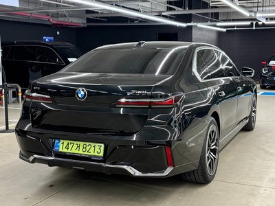 BMW 7 SERIES - 2