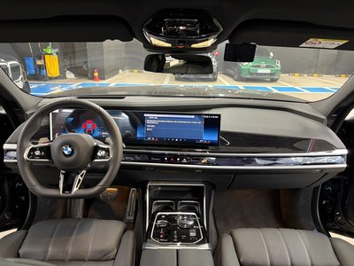 BMW 7 SERIES - 8