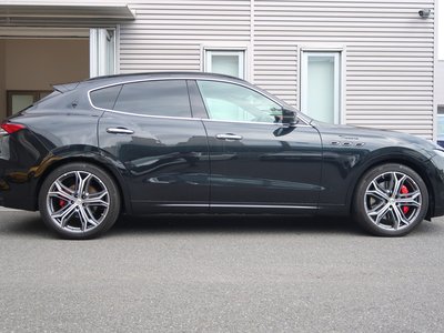 2021 Maserati LEVANTE photo 10