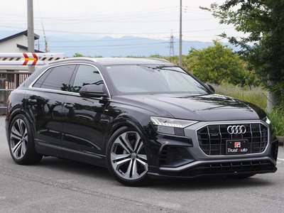 AUDI Q8 - 2