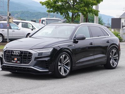 AUDI Q8 - 4