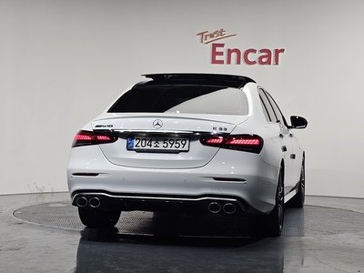 MERCEDES-BENZ E-CLASS - 4