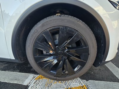 TESLA MODEL Y - 10