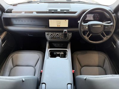 LAND ROVER DEFENDER - 2
