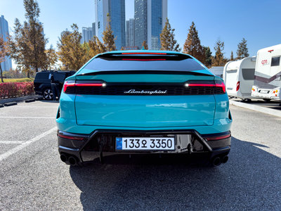 LAMBORGHINI URUS - 4