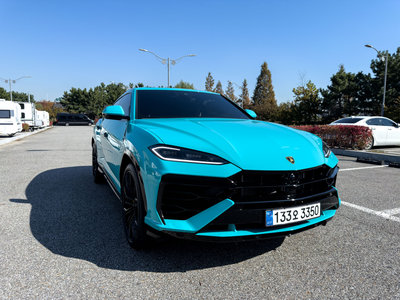 LAMBORGHINI URUS - 1