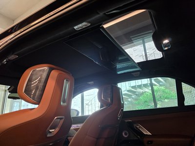 BMW I7 - 7