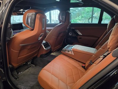 BMW I7 - 10