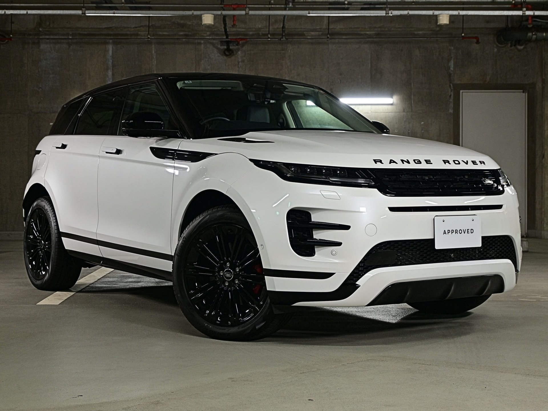 LAND ROVER RANGE ROVER EVOQUE - View 1