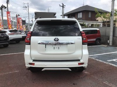 TOYOTA LAND CRUISER PRADO - 8