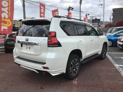 TOYOTA LAND CRUISER PRADO - 7