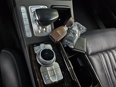 2019 Genesis G90 — фото 9