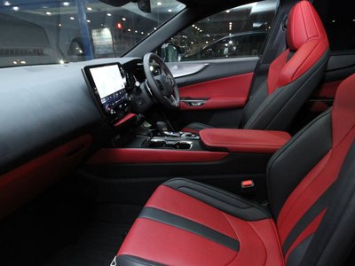 صورة 26 لـ 2023 Lexus NX