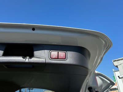 MERCEDES-BENZ EQB - 9