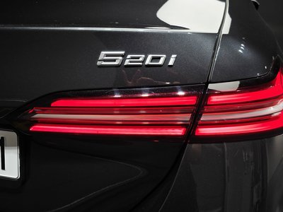 BMW 5 SERIES - 10