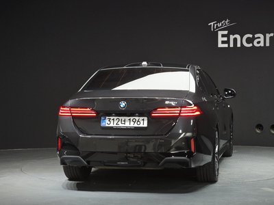 BMW 5 SERIES - 4